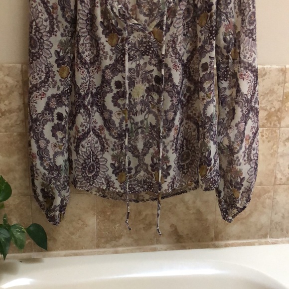 Delia’s floral purple sinched scoop neck top, long sleeve Size Small - Picture 3 of 6